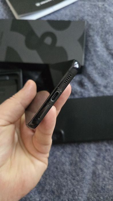 Samsung galaxy s22 plus Amoled 120 Hz Android 16