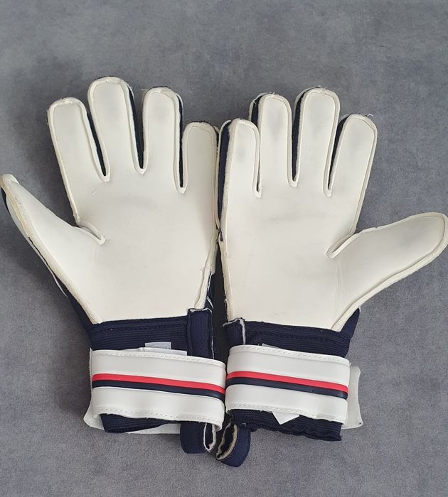 Luvas guarda redes Marca Fila  N 8