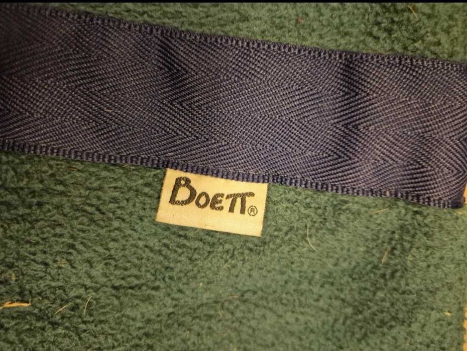 Polarowa Derka BoETT - Rozmiar 135 cm - Bardzo Dobry Stan