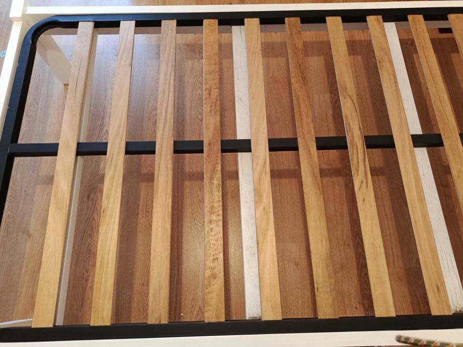 Cama de madeira branca e colchão 1,00/1.90 , estrado e colchão