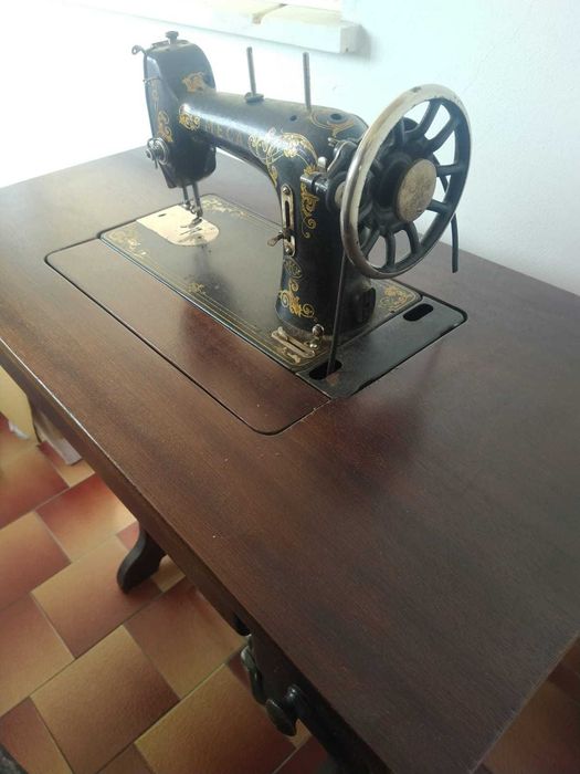Máquina Costura italiana vintage