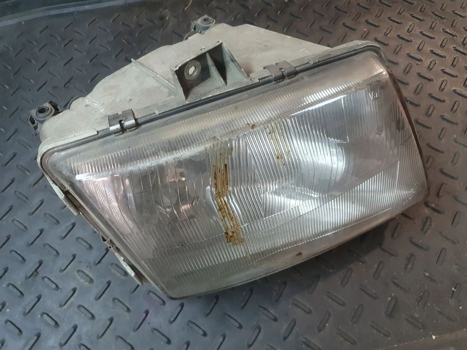 MERCEDES VITO 1 W638 REFLEKTOR PRAWY