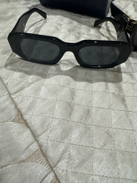 Óculos de Sol Louis Vuitton e Prada