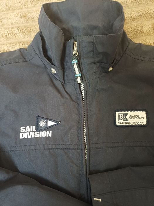 Куртка , вітрівка.