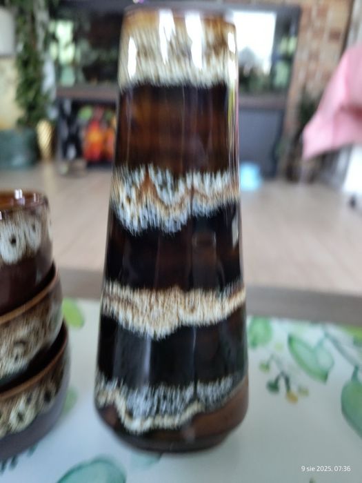 Zestaw naczyń brazowych