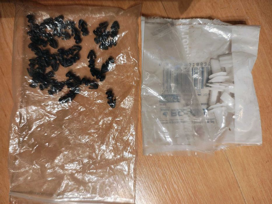 Ford Mondeo mk4 kombi części tuleje i śruby tył