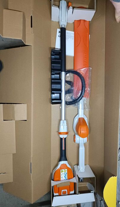 Nożyce Stihl AKU na wysięgniku HLA 56 (ładowarka + 2 amululatory)