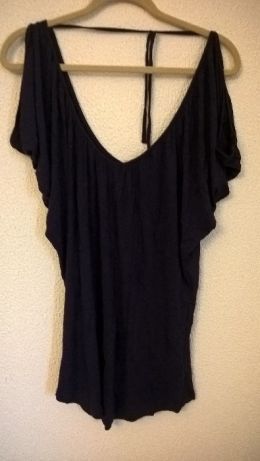 Blusa de desporto da Reebok,túnica da Lanidor e camiseiros