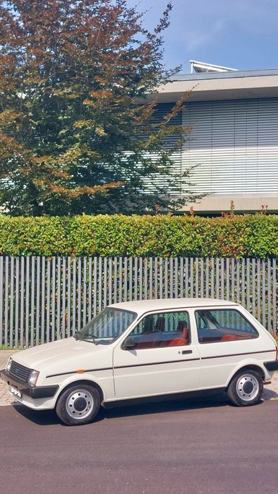 Austin Metro 1.0 HLE 32.000 km reais