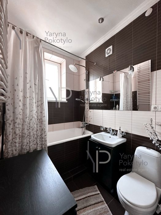 Оренда 3к квартири з власним подвірʼям та паркомісцем