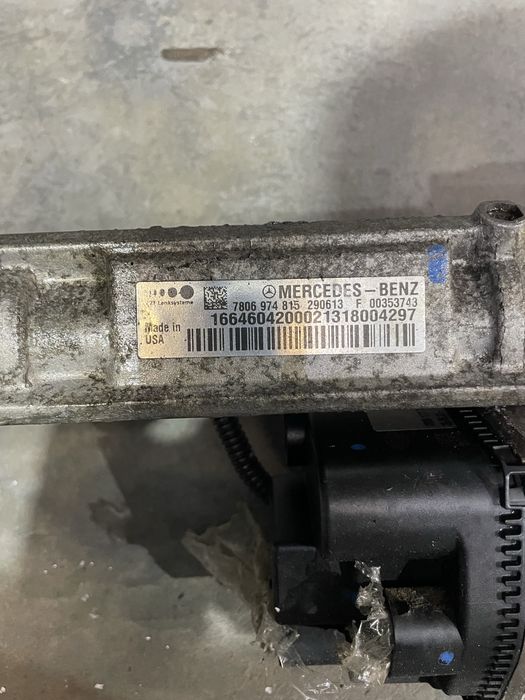 Рулева рейка мерседес 16646042000