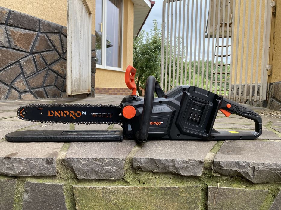 Пила акумуляторна + 4 акумулятора