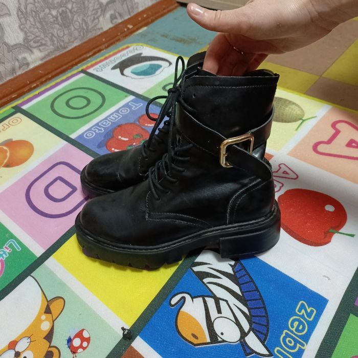 Продаю зимние сапоги