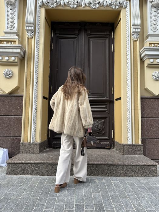 Шуба норка в молочному кольорі вінтаж