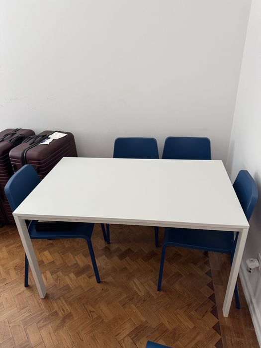 Mesa  de  jantar