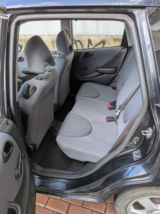 Honda Jazz II 1.2 i-DSI Preto – Económico e Fiável