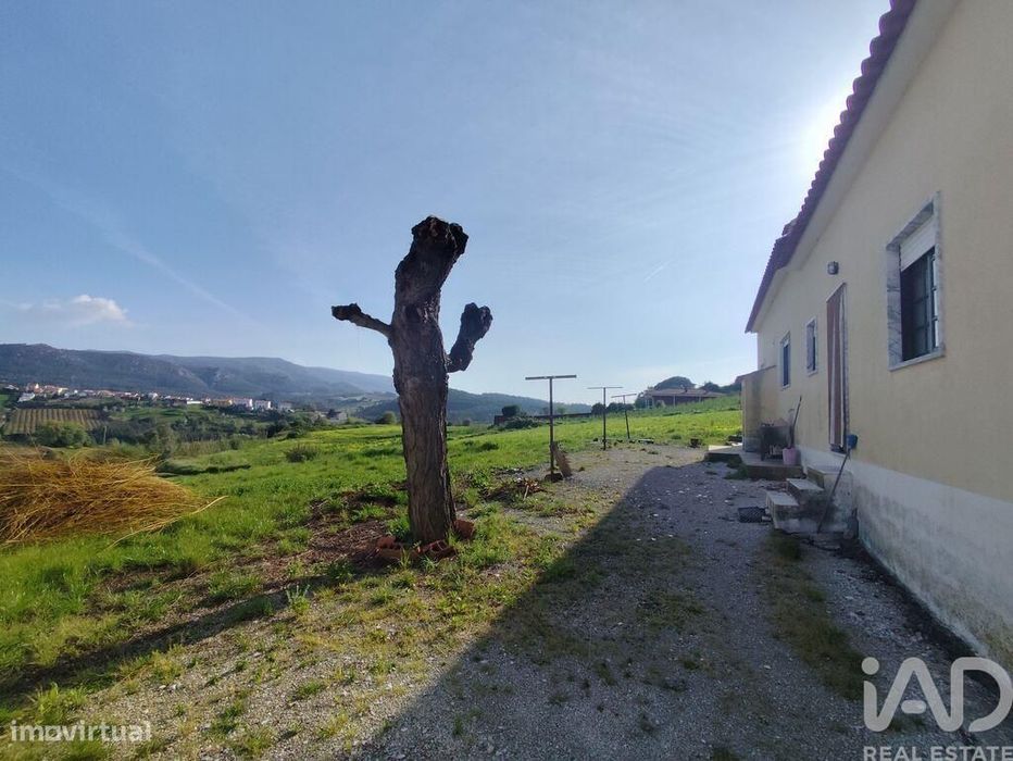 Casa / Villa T4 em Lamas e Cercal de 138 m2