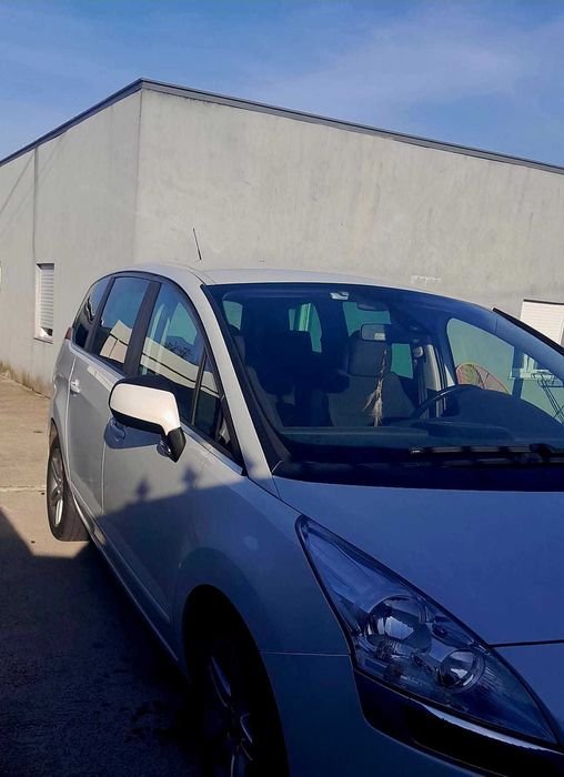Carrinha Peugeot 5008 7 lugares