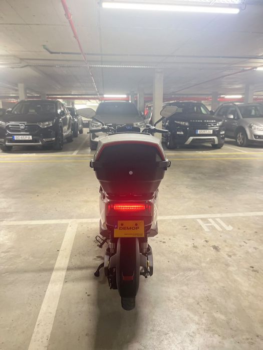 Moto com garantia 2 anos