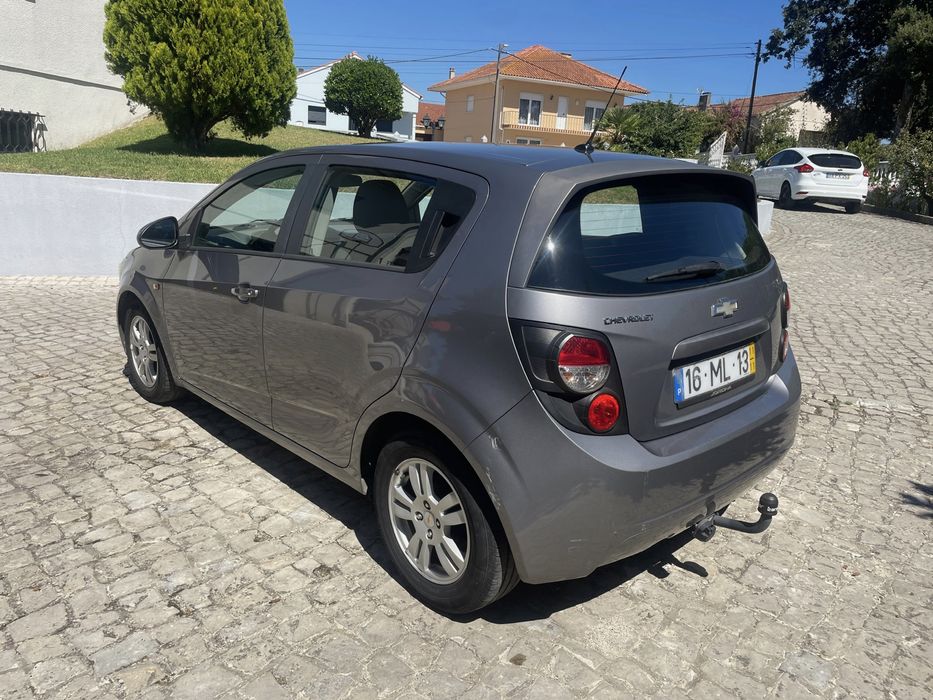Chevrolet Aveo 1.2 LS (2012) – Apenas 82000 km | Engate Reboque