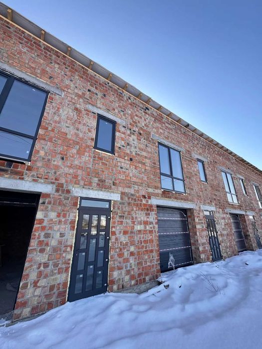 ЗБУДОВАНИЙ ТАУНХАУС за вигідною ціною в дуже хорошій локації!