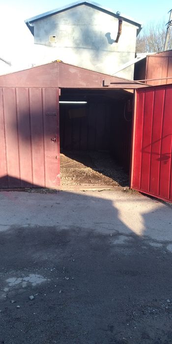 Оренда гаража Максимовича 11 (бічна від Стрийської))