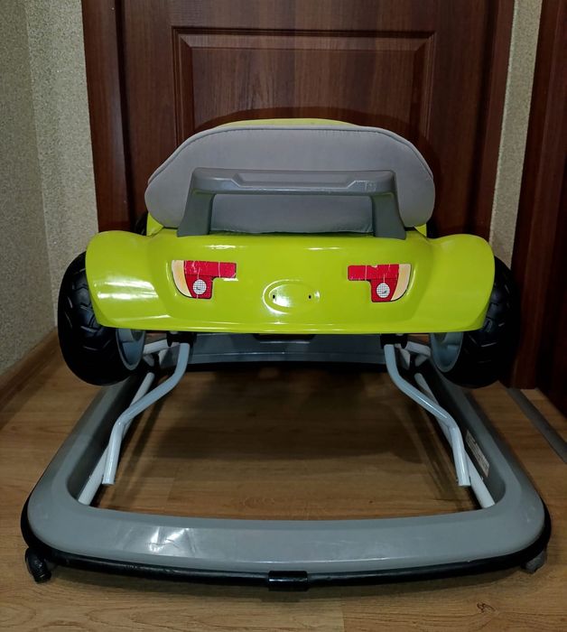 Ходунки для дітей у вигляді машини