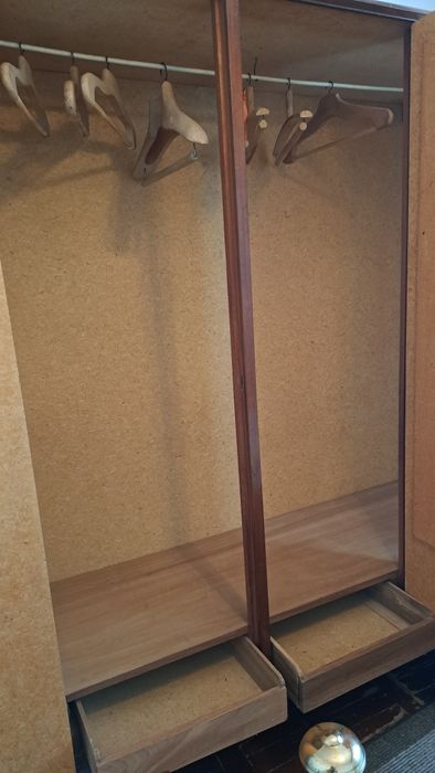 Guarda fatos vintage