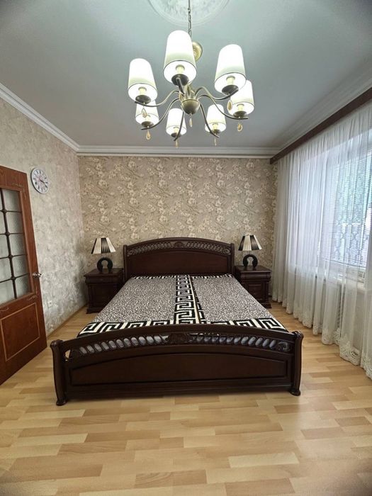Приватний булинок в Лісках,5-к,6 соток