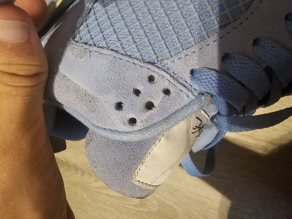 Sprzedam jordan 4 university blue