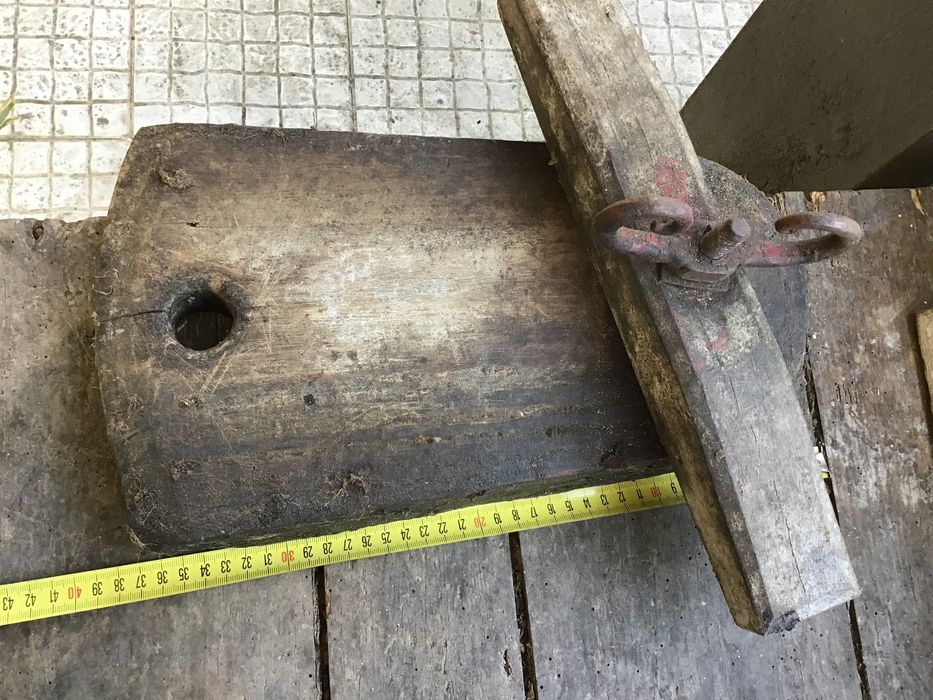Tampos de pipos antigos em madeira