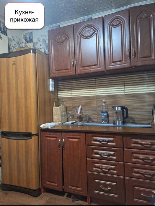 Сдам кімнату - цена за все. Кондиціонер. р-н Тітова. Гуртожиток.