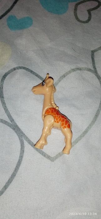 Zabawka Maskotka Figurka Żyrafka Kinder Surprise Jajko Niespodzianka