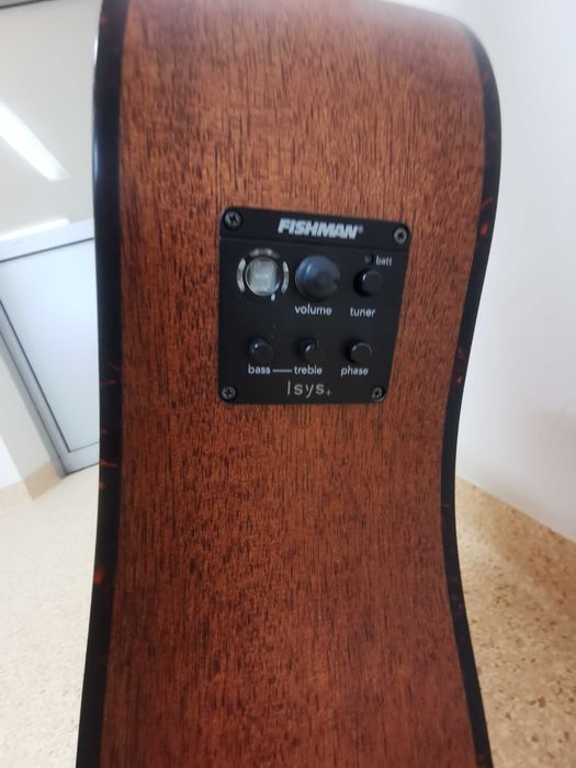Gitara elektro-akustyczna