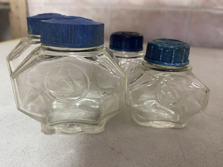 Franscos antigos de tinta premanente