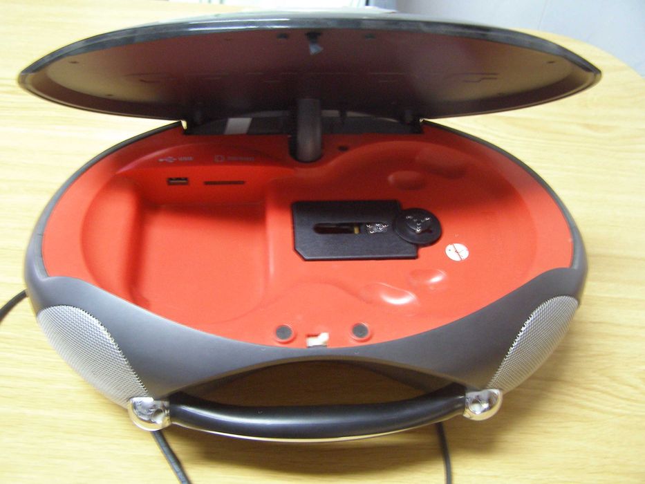 Rádio portátil - marca GRUNDIG  Beezz 6800/DEC/A