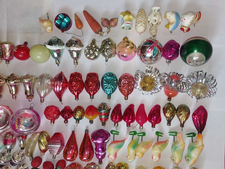 Ялинкові іграшки (елочные игрушки).