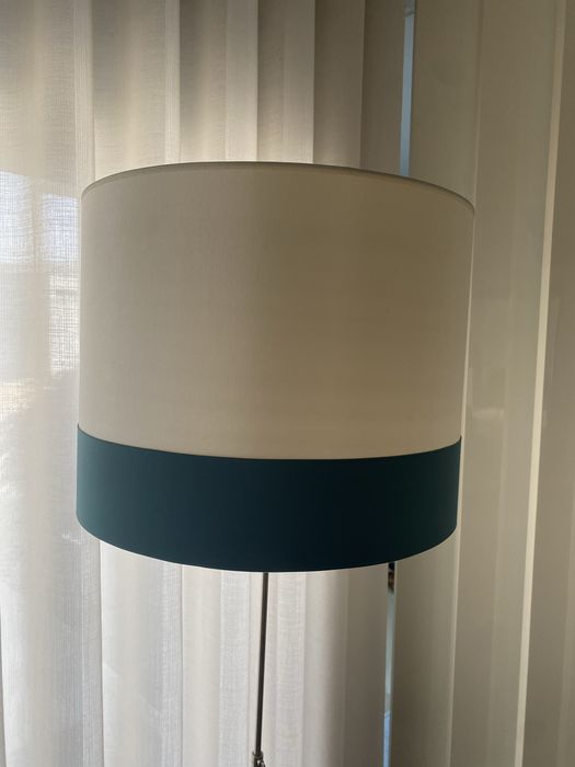 Candeeiro de pé e de mesa com abat joiur
