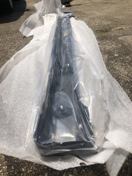 Embaladeira esquerda nova Nissan Leaf ZE1