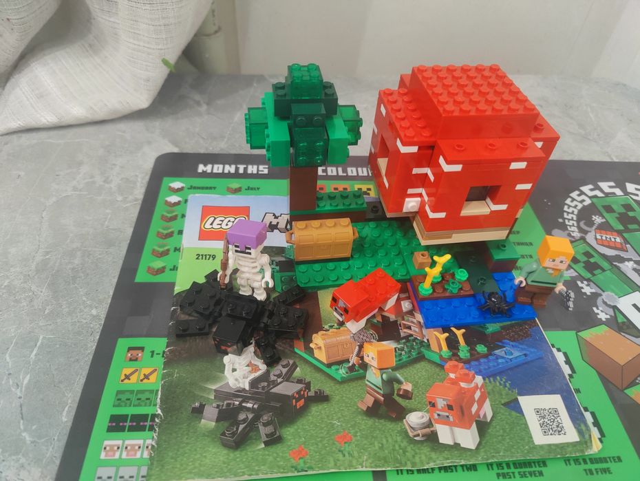 Конструктор LEGO Minecraft Грибной дом (21179)