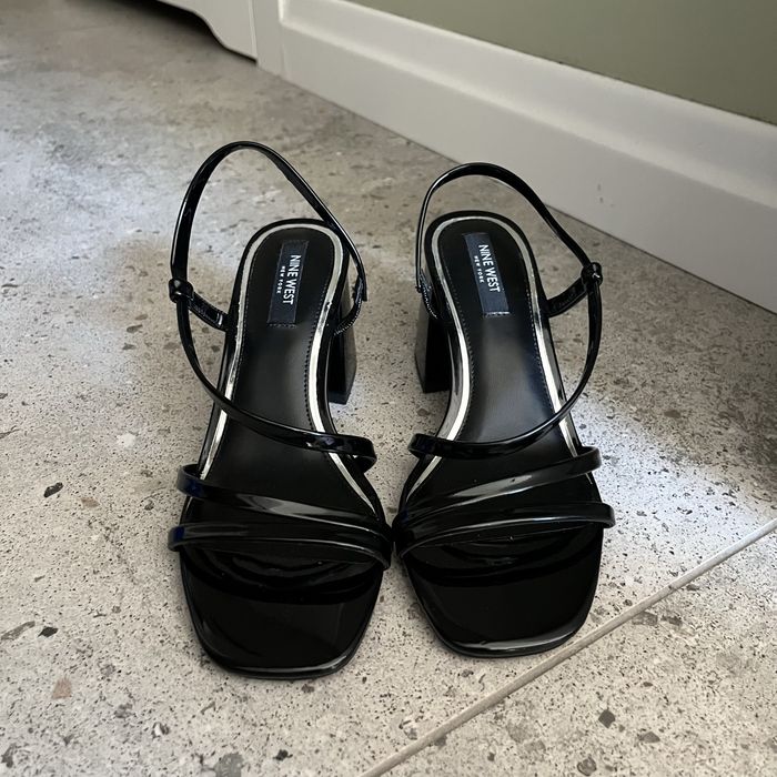 Nowe buty sandalki lakierowane na slupku Nine West