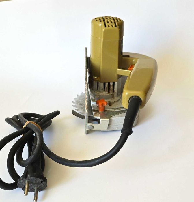 Black & Decker - Mała Piła tarczowa