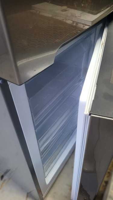 Frigorífico Combinado 317L (No Frost)