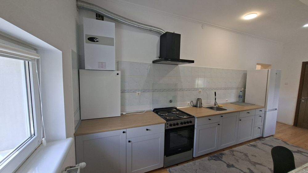 Продаж житлового будинку 220м². Ділянка 7сот.Котедж.Комунікації. Ремонт. Івано-Франківськ.Терміново