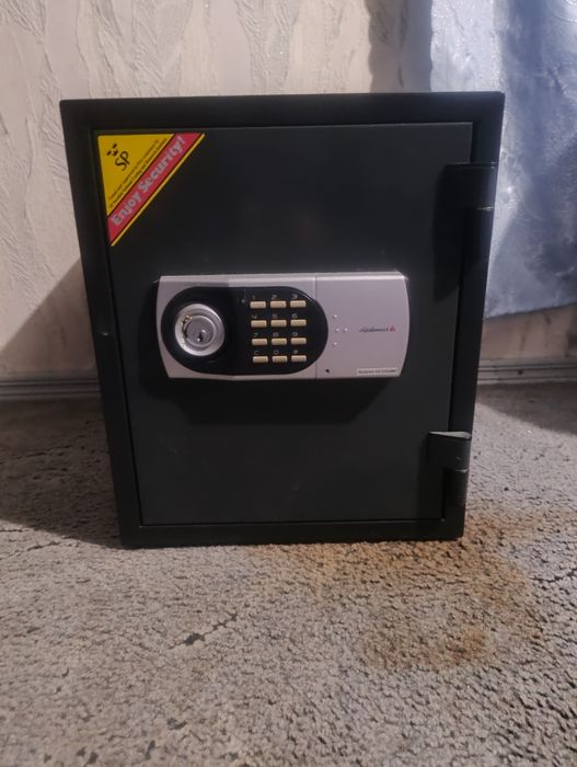 Сейф огне- и взломостойкий Diplomat