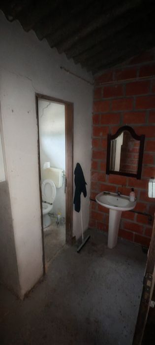 Arrenda se armazém 200m2