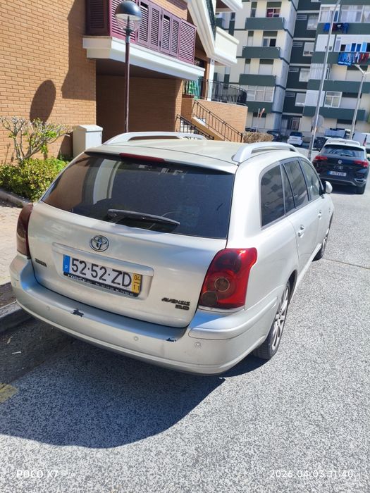 Toyota avensy 2004