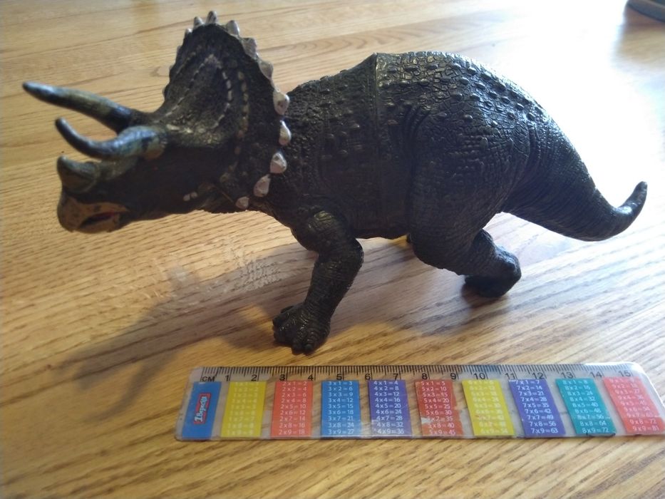 Динозаврики, іграшки