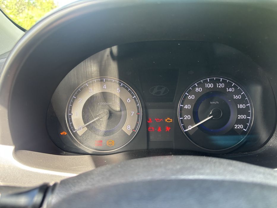 Хюндай акцент 1.4 автомат
