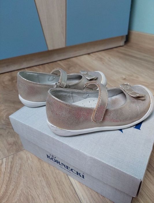 Buty dziewczęce KORNECKI rozm. 24
